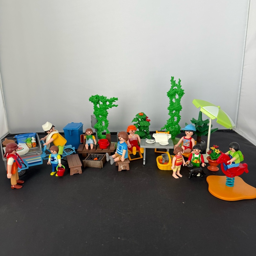 Playmobil Family Picnic Camping playground lot